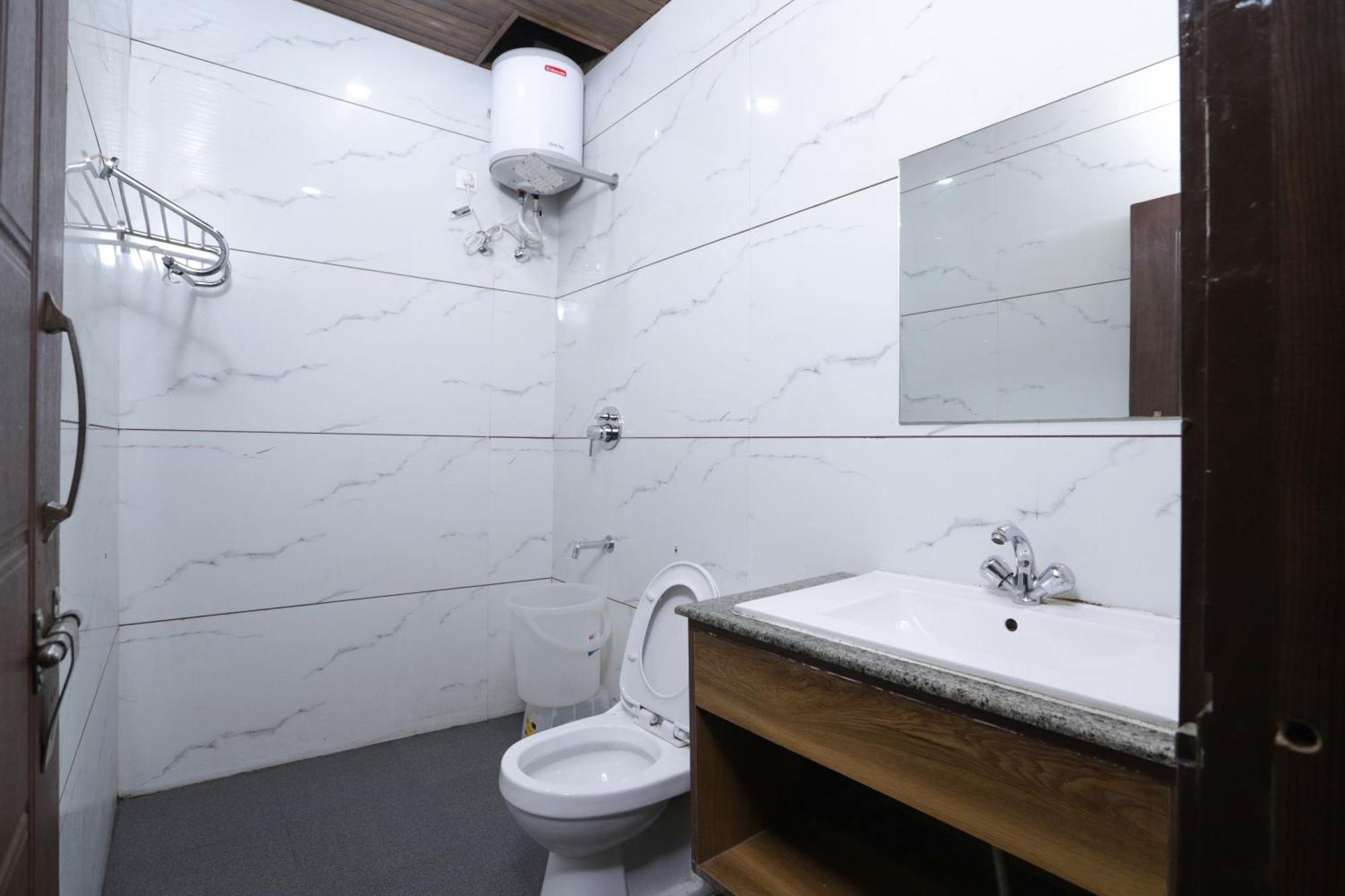 Hotel Razia Inn Hisar Exterior photo